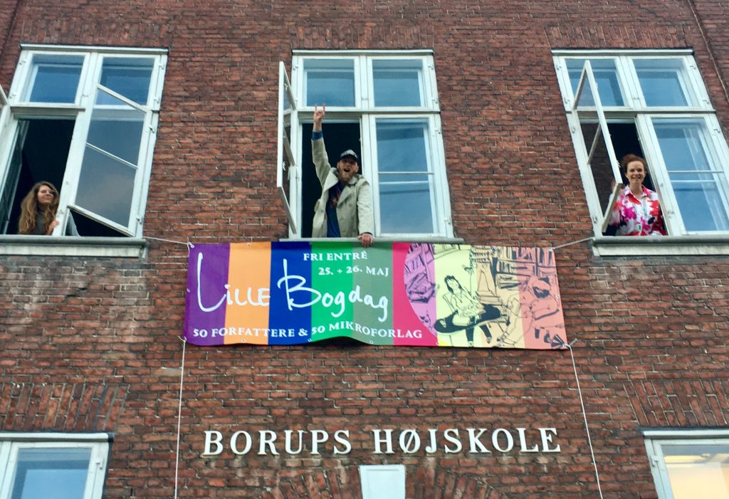 Lille bogdag, banner